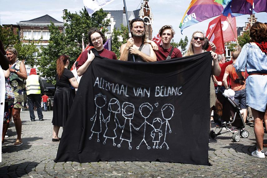 Protestmars tegen haat en voor een sociaal beleid