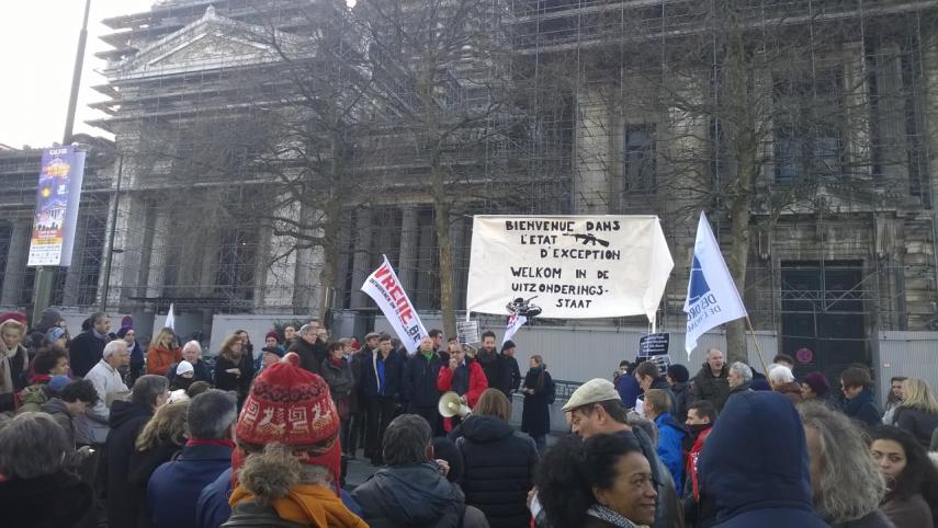 Geen uitzonderingsstaat! Protest tegen inperking democratie