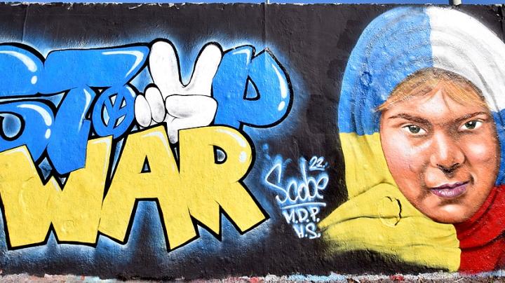 Grafitti 'stop war'