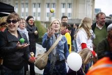 Jongleren voor Abu Sakha