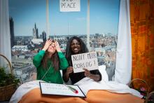 Vernissage: Give Peace a Chance